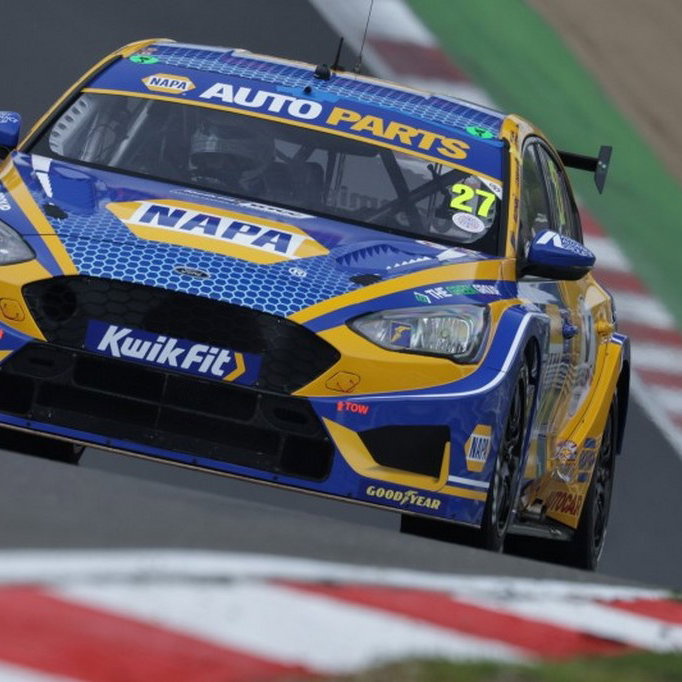 BTCC: Brands Hatch Indy: Hasil Latihan Gratis (1)
